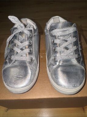 Kids Metallic Silver Lace-Up Sneakers